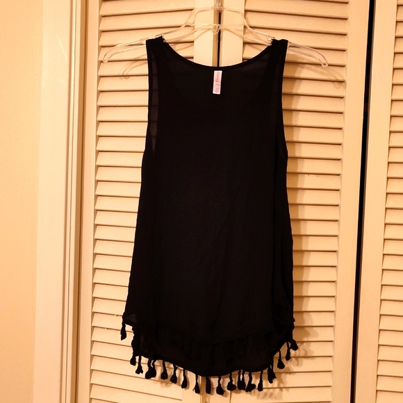 💲5 for $15💲Black Semi Sheer Sleeveless HiLo Tassel Trim Flowy tank - Picture 2 of 5
